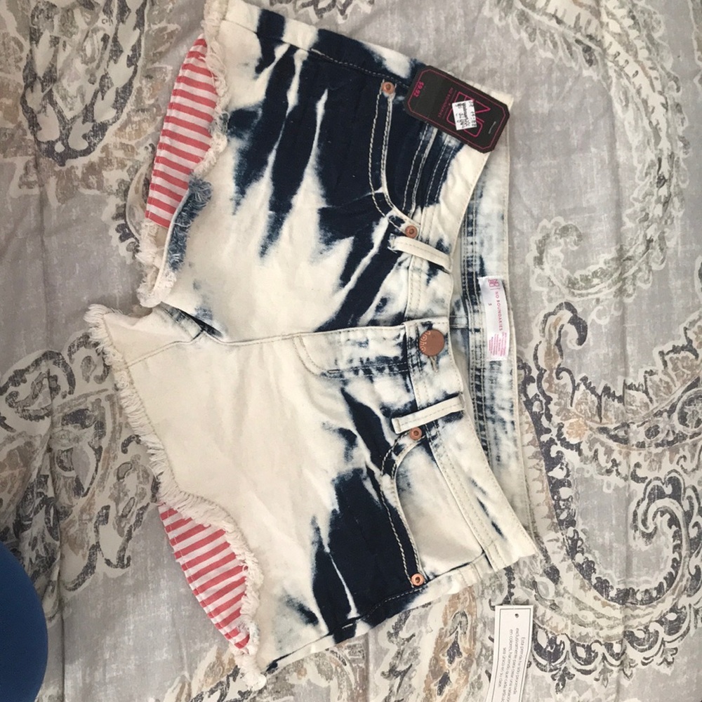 NWT Acid wash shorts